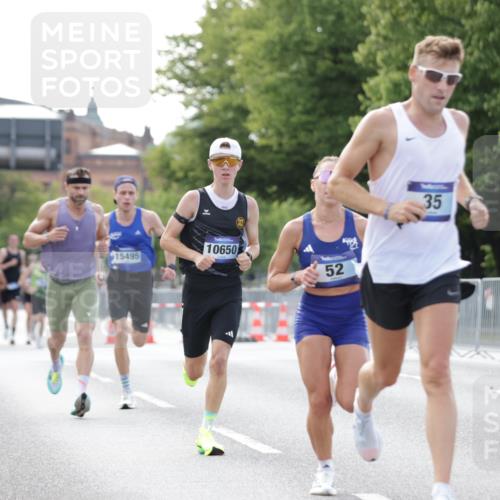 29.06.2025 - hella hamburg halbmarathon Jannik Wohlers http://msf.ph/oto/8161018 29.06.2025 09:39:46 Lombardsbrücke 35, 52, 53, 2144, 2659, 3720, 9255, 10650, 14717, 15495, 16120, 19075 meine-sportfotos.de
