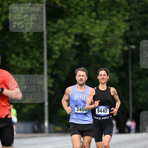 29.06.2025 - hella hamburg halbmarathon Dr. Thomas Lammeyer http://msf.ph/oto/8161071 29.06.2025 09:44:30 Kennedybrücke 2459, 4128, 4571, 7963, 9442, 10234, 11194 meine-sportfotos.de