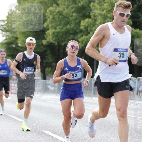 29.06.2025 - hella hamburg halbmarathon Jannik Wohlers http://msf.ph/oto/8161081 29.06.2025 09:39:46 Lombardsbrücke 35, 52, 53, 2144, 2659, 3720, 9255, 10650, 14717, 15495, 16120, 19075 meine-sportfotos.de