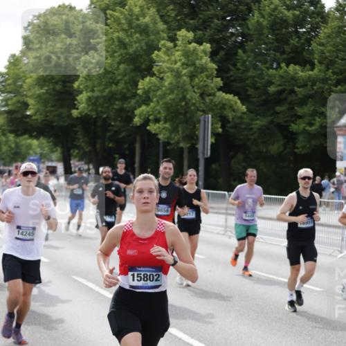 29.06.2025 - hella hamburg halbmarathon Jannik Wohlers http://msf.ph/oto/8161088 29.06.2025 10:19:00 Lombardsbrücke 1332, 1708, 2017, 2311, 2589, 2795, 2812, 2895, 2993, 2995, 4722, 5035, 5080, 5123, 5178, 5429, 5449, 6542, 6939, 7143, 8537, 8575, 8761, 8778, 9252, 9856, 10039, 10124, 10129, 10966, 11081, 11247, 12007, 12696, 12741, 13180, 13424, 13567, 13781, 13984, 14000, 14245, 14593, 14808, 14957, 15780, 15802, 15817, 16142, 16159, 16613, 16631, 16951, 16952, 17187, 17721, 18053, 18151, 18234, 18279, 18686, 18698 meine-sportfotos.de