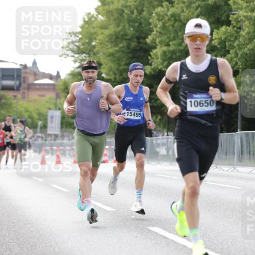 29.06.2025 - hella hamburg halbmarathon Jannik Wohlers http://msf.ph/oto/8161125 29.06.2025 09:39:47 Lombardsbrücke 35, 52, 53, 2144, 2659, 3720, 9255, 10650, 14717, 15495, 16120, 19075 meine-sportfotos.de