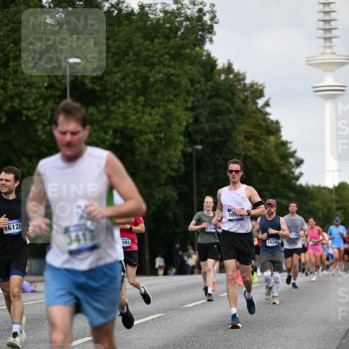 29.06.2025 - hella hamburg halbmarathon Dr. Thomas Lammeyer http://msf.ph/oto/8161142 29.06.2025 10:08:37 Kennedybrücke 1316, 1367, 1377, 1674, 2011, 2698, 3413, 3488, 4146, 4904, 5354, 5365, 5976, 6311, 6706, 6709, 8089, 8217, 10213, 10756, 10962 meine-sportfotos.de