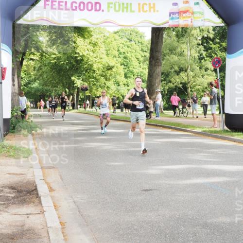29.06.2025 - hella hamburg halbmarathon MichiJ http://msf.ph/oto/8161143 29.06.2025 10:11:21 Zwischen KM18-KM19 12373, 14717, 19075 meine-sportfotos.de