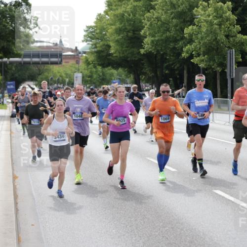 29.06.2025 - hella hamburg halbmarathon Jannik Wohlers http://msf.ph/oto/8161167 29.06.2025 10:19:55 Lombardsbrücke 1046, 1069, 1474, 2478, 3434, 3842, 4154, 4585, 4614, 4737, 4739, 5556, 5659, 5811, 5812, 5831, 5937, 6951, 7018, 7101, 7131, 7739, 7744, 8025, 8462, 8588, 9136, 9196, 9735, 9873, 10041, 10414, 10595, 10613, 10647, 10754, 11603, 11835, 12056, 13013, 14014, 14564, 14894, 15180, 15481, 15619, 16164, 16714, 16991, 17671, 18114 meine-sportfotos.de