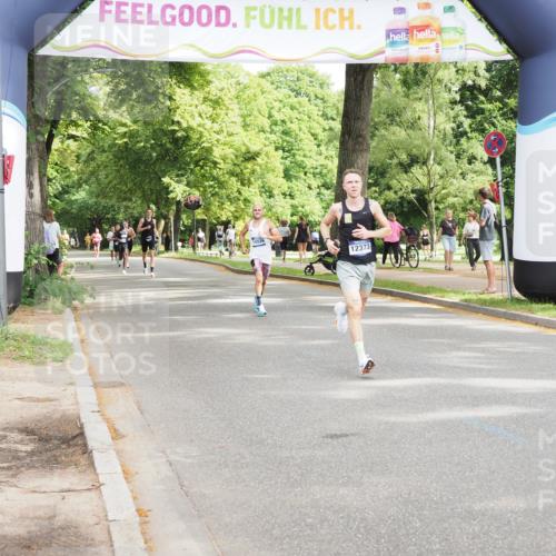 29.06.2025 - hella hamburg halbmarathon MichiJ http://msf.ph/oto/8161182 29.06.2025 10:11:22 Zwischen KM18-KM19 12373, 14717, 19075 meine-sportfotos.de