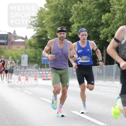 29.06.2025 - hella hamburg halbmarathon Jannik Wohlers http://msf.ph/oto/8161192 29.06.2025 09:39:48 Lombardsbrücke 35, 52, 53, 2144, 2659, 3720, 9255, 10650, 14717, 15495, 16120, 19075 meine-sportfotos.de
