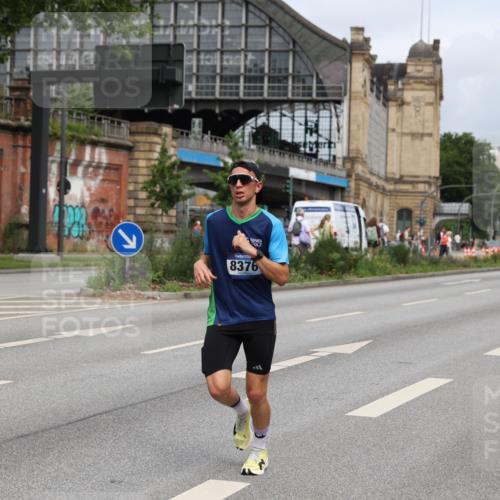 29.06.2025 - hella hamburg halbmarathon Yannick Fuchs http://msf.ph/oto/8161219 29.06.2025 10:20:48 20KM 2483, 4338, 8376, 10468, 11228, 12067, 13346, 14107, 17003 meine-sportfotos.de