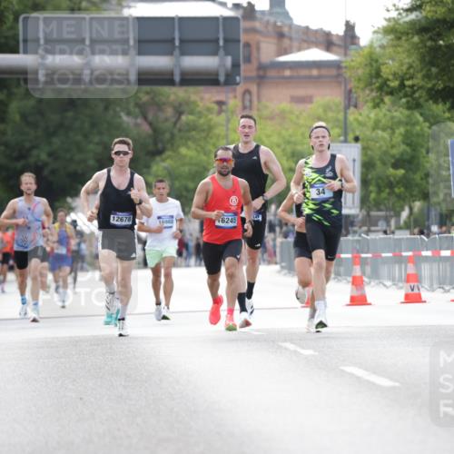 29.06.2025 - hella hamburg halbmarathon Jannik Wohlers http://msf.ph/oto/8161221 29.06.2025 09:39:50 Lombardsbrücke 35, 52, 2144, 2659, 3720, 9255, 10650, 14717, 15495, 16120, 19075 meine-sportfotos.de