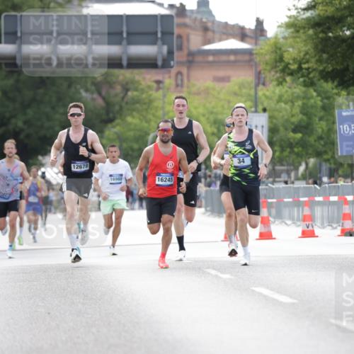 29.06.2025 - hella hamburg halbmarathon Jannik Wohlers http://msf.ph/oto/8161241 29.06.2025 09:39:50 Lombardsbrücke 35, 52, 2144, 2659, 3720, 9255, 10650, 14717, 15495, 16120, 19075 meine-sportfotos.de