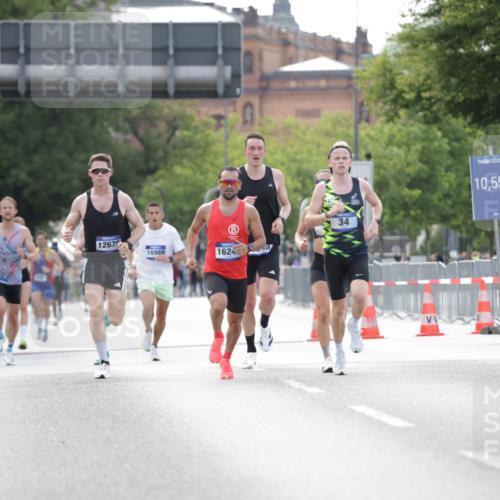 29.06.2025 - hella hamburg halbmarathon Jannik Wohlers http://msf.ph/oto/8161265 29.06.2025 09:39:50 Lombardsbrücke 35, 52, 2144, 2659, 3720, 9255, 10650, 14717, 15495, 16120, 19075 meine-sportfotos.de