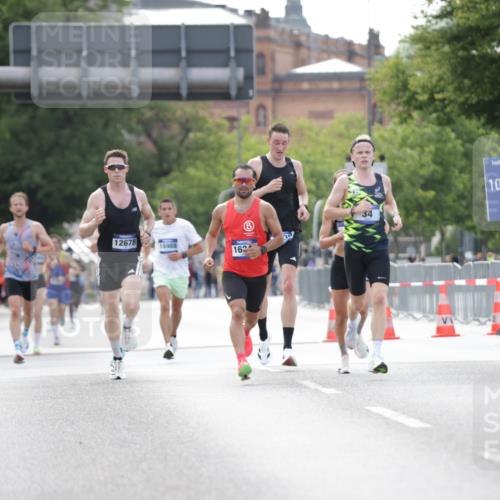 29.06.2025 - hella hamburg halbmarathon Jannik Wohlers http://msf.ph/oto/8161284 29.06.2025 09:39:50 Lombardsbrücke 35, 52, 2144, 2659, 3720, 9255, 10650, 14717, 15495, 16120, 19075 meine-sportfotos.de