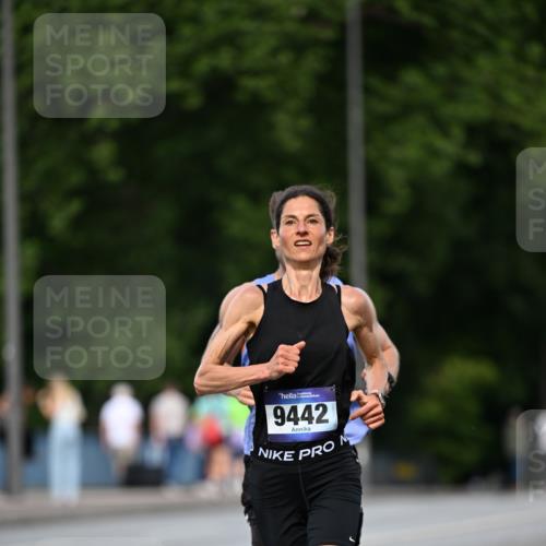 29.06.2025 - hella hamburg halbmarathon Dr. Thomas Lammeyer http://msf.ph/oto/8161306 29.06.2025 09:44:31 Kennedybrücke 2459, 4128, 4571, 7963, 9442, 10234, 10780, 11194 meine-sportfotos.de