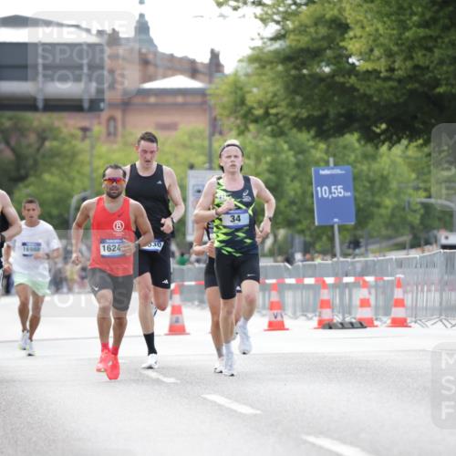 29.06.2025 - hella hamburg halbmarathon Jannik Wohlers http://msf.ph/oto/8161308 29.06.2025 09:39:51 Lombardsbrücke 34, 35, 52, 54, 2659, 3720, 9255, 10650, 12678, 14717, 15495, 16120, 16245, 19075 meine-sportfotos.de