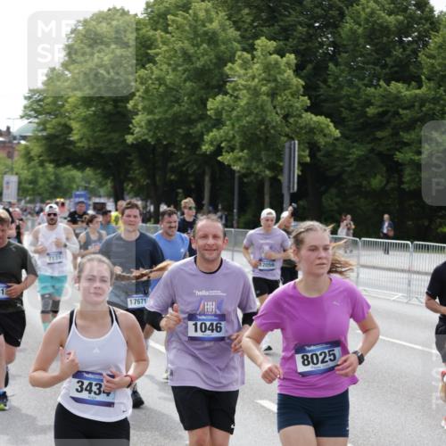 29.06.2025 - hella hamburg halbmarathon Jannik Wohlers http://msf.ph/oto/8161333 29.06.2025 10:19:58 Lombardsbrücke 1046, 1069, 1471, 1474, 2478, 3434, 3842, 4154, 4166, 4585, 4614, 5181, 5556, 5659, 5811, 5812, 5831, 5937, 6951, 7018, 7101, 7131, 7739, 7744, 8025, 8462, 8588, 9136, 9722, 9735, 9873, 10041, 10414, 10595, 10613, 10647, 10754, 11603, 11835, 12056, 12977, 13013, 14014, 14564, 14894, 15180, 15442, 15481, 15619, 16991, 17671, 18114, 19093 meine-sportfotos.de