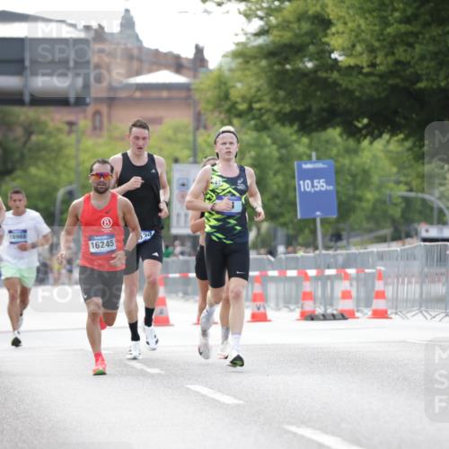29.06.2025 - hella hamburg halbmarathon Jannik Wohlers http://msf.ph/oto/8161335 29.06.2025 09:39:51 Lombardsbrücke 34, 35, 52, 54, 2659, 3720, 9255, 10650, 12678, 14717, 15495, 16120, 16245, 19075 meine-sportfotos.de