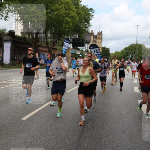 29.06.2025 - hella hamburg halbmarathon Yannick Fuchs http://msf.ph/oto/8161349 29.06.2025 10:39:00 20KM 1057, 1391, 1413, 1468, 1697, 1782, 1902, 1941, 2415, 3004, 3098, 3305, 4691, 4991, 5884, 7322, 7710, 8928, 9302, 10596, 11809, 12159, 12711, 13123, 13975, 14351, 14464, 14667, 14686, 14687, 14703, 14816, 15185, 16506, 17097, 17120, 17406, 18539, 18560, 18806, 19207 meine-sportfotos.de