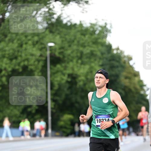 29.06.2025 - hella hamburg halbmarathon Dr. Thomas Lammeyer http://msf.ph/oto/8161360 29.06.2025 09:44:37 Kennedybrücke 2459, 4128, 4571, 7963, 9442, 10234, 10780, 11194 meine-sportfotos.de