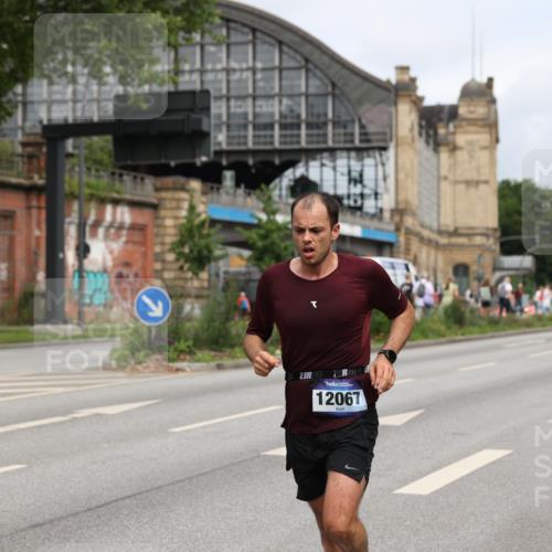 29.06.2025 - hella hamburg halbmarathon Yannick Fuchs http://msf.ph/oto/8161378 29.06.2025 10:20:54 20KM 4338, 9767, 10468, 11228, 12067, 13346, 14107, 17003 meine-sportfotos.de