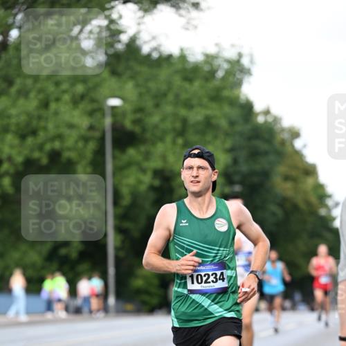 29.06.2025 - hella hamburg halbmarathon Dr. Thomas Lammeyer http://msf.ph/oto/8161386 29.06.2025 09:44:37 Kennedybrücke 2459, 4128, 4571, 7963, 9442, 10234, 10780, 11194 meine-sportfotos.de