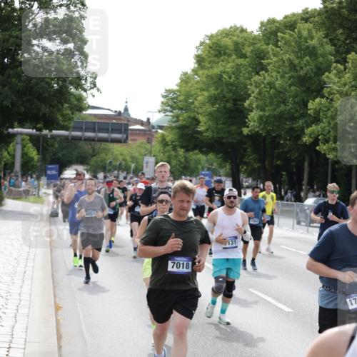 29.06.2025 - hella hamburg halbmarathon Jannik Wohlers http://msf.ph/oto/8161392 29.06.2025 10:19:59 Lombardsbrücke 1011, 1046, 1069, 1471, 1474, 2478, 3434, 3733, 3842, 4154, 4166, 4585, 4614, 5181, 5556, 5811, 5812, 5831, 5937, 6951, 7018, 7101, 7131, 7739, 7744, 8025, 8462, 8588, 9136, 9722, 9735, 9873, 10041, 10414, 10595, 10613, 10647, 10754, 11603, 11835, 12056, 12977, 13013, 14014, 14564, 14894, 15180, 15244, 15442, 15481, 15619, 17671, 18114, 19093 meine-sportfotos.de