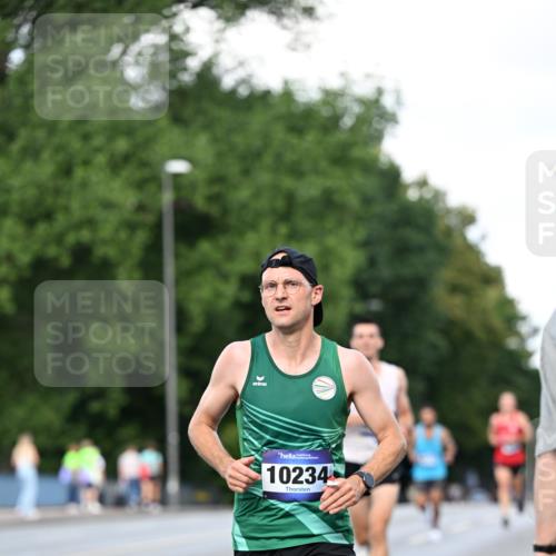 29.06.2025 - hella hamburg halbmarathon Dr. Thomas Lammeyer http://msf.ph/oto/8161398 29.06.2025 09:44:38 Kennedybrücke 2459, 4128, 4571, 9442, 10234, 10780, 11194 meine-sportfotos.de