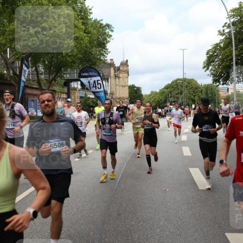 29.06.2025 - hella hamburg halbmarathon Yannick Fuchs http://msf.ph/oto/8161422 29.06.2025 10:39:01 20KM 1057, 1391, 1413, 1468, 1520, 1697, 1782, 1941, 2415, 3098, 3305, 4691, 4991, 5884, 7322, 7710, 8928, 9302, 10596, 11809, 12159, 12711, 13123, 13975, 14351, 14464, 14686, 14687, 14703, 14816, 16506, 17097, 17120, 17406, 18539, 18560, 18806, 19207 meine-sportfotos.de