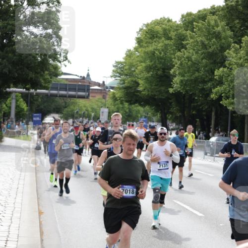 29.06.2025 - hella hamburg halbmarathon Jannik Wohlers http://msf.ph/oto/8161423 29.06.2025 10:19:59 Lombardsbrücke 1011, 1046, 1069, 1471, 1474, 2478, 3434, 3733, 3842, 4154, 4166, 4585, 4614, 5181, 5556, 5811, 5812, 5831, 5937, 6951, 7018, 7101, 7131, 7739, 7744, 8025, 8462, 8588, 9136, 9722, 9735, 9873, 10041, 10414, 10595, 10613, 10647, 10754, 11603, 11835, 12056, 12977, 13013, 14014, 14564, 14894, 15180, 15244, 15442, 15481, 15619, 17671, 18114, 19093 meine-sportfotos.de