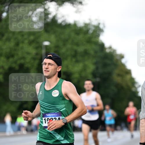 29.06.2025 - hella hamburg halbmarathon Dr. Thomas Lammeyer http://msf.ph/oto/8161427 29.06.2025 09:44:38 Kennedybrücke 2459, 4128, 4571, 9442, 10234, 10780, 11194 meine-sportfotos.de