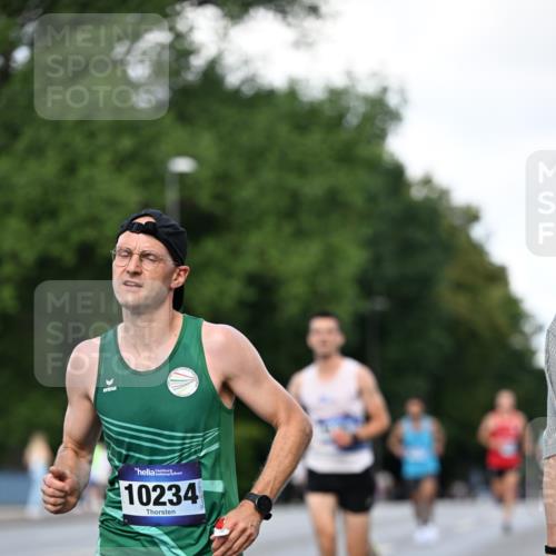 29.06.2025 - hella hamburg halbmarathon Dr. Thomas Lammeyer http://msf.ph/oto/8161441 29.06.2025 09:44:38 Kennedybrücke 2459, 4128, 4571, 9442, 10234, 10780, 11194 meine-sportfotos.de
