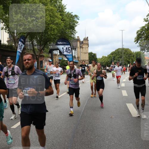 29.06.2025 - hella hamburg halbmarathon Yannick Fuchs http://msf.ph/oto/8161459 29.06.2025 10:39:01 20KM 1057, 1391, 1413, 1468, 1520, 1697, 1782, 1941, 2415, 3098, 3305, 4691, 4991, 5884, 7322, 7710, 8928, 9302, 10596, 11809, 12159, 12711, 13123, 13975, 14351, 14464, 14686, 14687, 14703, 14816, 16506, 17097, 17120, 17406, 18539, 18560, 18806, 19207 meine-sportfotos.de