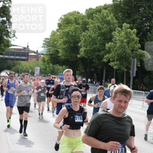 29.06.2025 - hella hamburg halbmarathon Jannik Wohlers http://msf.ph/oto/8161482 29.06.2025 10:20:01 Lombardsbrücke 1011, 1046, 1069, 1471, 1474, 2478, 3434, 3733, 3842, 4154, 4166, 4422, 4614, 5181, 5811, 5812, 5831, 5937, 6951, 7018, 7101, 7131, 7739, 8025, 8462, 8588, 9136, 9722, 9735, 9873, 10041, 10414, 10595, 10613, 10647, 10754, 11603, 11835, 12056, 12977, 13013, 14014, 14564, 14894, 15180, 15244, 15442, 15481, 16638, 17671, 19093 meine-sportfotos.de