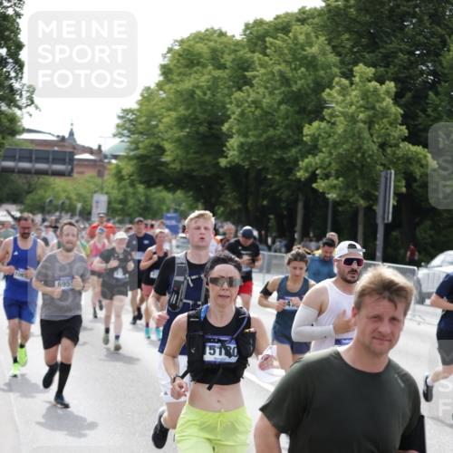 29.06.2025 - hella hamburg halbmarathon Jannik Wohlers http://msf.ph/oto/8161507 29.06.2025 10:20:01 Lombardsbrücke 1011, 1046, 1069, 1471, 1474, 2478, 3434, 3733, 3842, 4154, 4166, 4422, 4614, 5181, 5811, 5812, 5831, 5937, 6951, 7018, 7101, 7131, 7739, 8025, 8462, 8588, 9136, 9722, 9735, 9873, 10041, 10414, 10595, 10613, 10647, 10754, 11603, 11835, 12056, 12977, 13013, 14014, 14564, 14894, 15180, 15244, 15442, 15481, 16638, 17671, 19093 meine-sportfotos.de