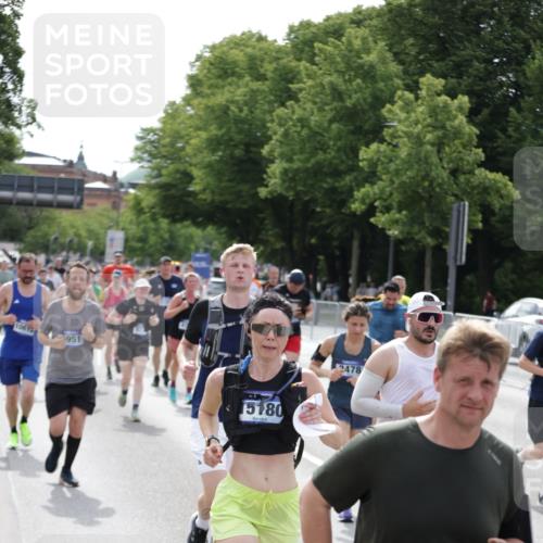 29.06.2025 - hella hamburg halbmarathon Jannik Wohlers http://msf.ph/oto/8161525 29.06.2025 10:20:01 Lombardsbrücke 1011, 1046, 1069, 1471, 1474, 2478, 3434, 3733, 3842, 4154, 4166, 4422, 4614, 5181, 5811, 5812, 5831, 5937, 6951, 7018, 7101, 7131, 7739, 8025, 8462, 8588, 9136, 9722, 9735, 9873, 10041, 10414, 10595, 10613, 10647, 10754, 11603, 11835, 12056, 12977, 13013, 14014, 14564, 14894, 15180, 15244, 15442, 15481, 16638, 17671, 19093 meine-sportfotos.de
