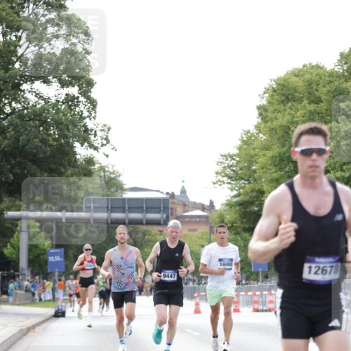 29.06.2025 - hella hamburg halbmarathon Jannik Wohlers http://msf.ph/oto/8161563 29.06.2025 09:39:56 Lombardsbrücke 34, 35, 52, 54, 6530, 9255, 9447, 10650, 12678, 14302, 15495, 16245, 16988, 19075 meine-sportfotos.de