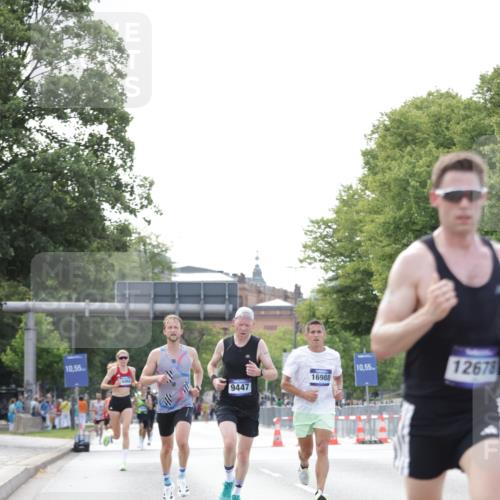 29.06.2025 - hella hamburg halbmarathon Jannik Wohlers http://msf.ph/oto/8161575 29.06.2025 09:39:56 Lombardsbrücke 34, 35, 52, 54, 6530, 9255, 9447, 10650, 12678, 14302, 15495, 16245, 16988, 19075 meine-sportfotos.de