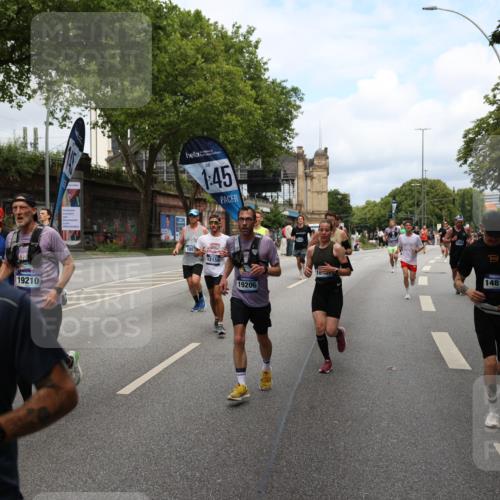 29.06.2025 - hella hamburg halbmarathon Yannick Fuchs http://msf.ph/oto/8161601 29.06.2025 10:39:02 20KM 1057, 1391, 1413, 1468, 1520, 1697, 1782, 1941, 2415, 3098, 3305, 4691, 4991, 5884, 7322, 7710, 8928, 9302, 10596, 11809, 12159, 12711, 13123, 13975, 14351, 14464, 14686, 14687, 14703, 14816, 16058, 16506, 17097, 17120, 17406, 18539, 18560, 18806, 19207 meine-sportfotos.de