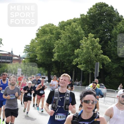 29.06.2025 - hella hamburg halbmarathon Jannik Wohlers http://msf.ph/oto/8161608 29.06.2025 10:20:02 Lombardsbrücke 1011, 1046, 1069, 1471, 1474, 2478, 3434, 3733, 3842, 4154, 4166, 4422, 4614, 5181, 5811, 5812, 5831, 5937, 6951, 7018, 7101, 7131, 7739, 8025, 8462, 8588, 9136, 9722, 9735, 9873, 10041, 10414, 10595, 10613, 10647, 10754, 11603, 11835, 12056, 12977, 13013, 14014, 14894, 15180, 15244, 15442, 15481, 16638, 17671, 18007, 19093 meine-sportfotos.de