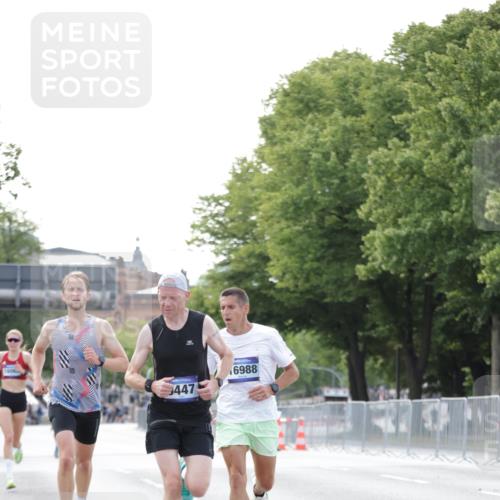29.06.2025 - hella hamburg halbmarathon Jannik Wohlers http://msf.ph/oto/8161641 29.06.2025 09:39:57 Lombardsbrücke 34, 35, 52, 54, 6530, 9255, 9447, 10650, 12678, 14302, 15495, 16068, 16245, 16988, 19075 meine-sportfotos.de