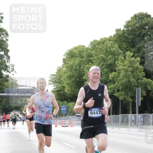29.06.2025 - hella hamburg halbmarathon Jannik Wohlers http://msf.ph/oto/8161669 29.06.2025 09:39:58 Lombardsbrücke 34, 35, 52, 54, 6530, 9255, 9447, 10650, 12678, 14302, 15495, 16068, 16245, 16988, 19075 meine-sportfotos.de