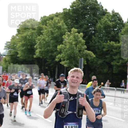 29.06.2025 - hella hamburg halbmarathon Jannik Wohlers http://msf.ph/oto/8161688 29.06.2025 10:20:02 Lombardsbrücke 1011, 1046, 1069, 1471, 1474, 2478, 3434, 3733, 3842, 4154, 4166, 4422, 4614, 5181, 5811, 5812, 5831, 5937, 6951, 7018, 7101, 7131, 7739, 8025, 8462, 8588, 9136, 9722, 9735, 9873, 10041, 10414, 10595, 10613, 10647, 10754, 11603, 11835, 12056, 12977, 13013, 14014, 14894, 15180, 15244, 15442, 15481, 16638, 17671, 18007, 19093 meine-sportfotos.de