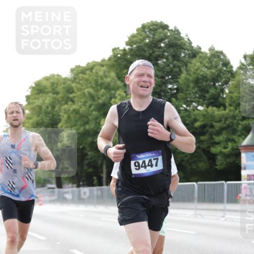 29.06.2025 - hella hamburg halbmarathon Jannik Wohlers http://msf.ph/oto/8161697 29.06.2025 09:39:59 Lombardsbrücke 34, 35, 52, 54, 6530, 9255, 9447, 10650, 12678, 14302, 15495, 16068, 16245, 16988, 19075 meine-sportfotos.de