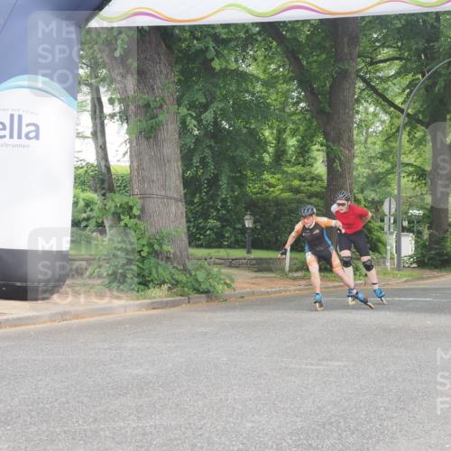 29.06.2025 - hella hamburg halbmarathon KatJ http://msf.ph/oto/8161705 29.06.2025 09:11:45 Zwischen KM18-KM19  meine-sportfotos.de