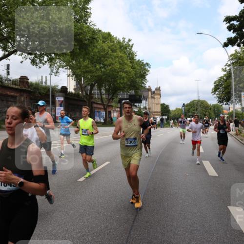 29.06.2025 - hella hamburg halbmarathon Yannick Fuchs http://msf.ph/oto/8161749 29.06.2025 10:39:04 20KM 1057, 1413, 1468, 1520, 1697, 1782, 1941, 2415, 2890, 2970, 3098, 3305, 4270, 4691, 7710, 8928, 9302, 11809, 12159, 12711, 13123, 13975, 14351, 14464, 14686, 14687, 14703, 14816, 15334, 16058, 17097, 17120, 17406, 18539, 18560, 18806, 19207 meine-sportfotos.de