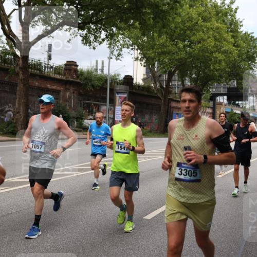 29.06.2025 - hella hamburg halbmarathon Yannick Fuchs http://msf.ph/oto/8161794 29.06.2025 10:39:04 20KM 1057, 1413, 1468, 1520, 1697, 1782, 1941, 2415, 2890, 2970, 3098, 3305, 4270, 4691, 7710, 8928, 9302, 11809, 12159, 12711, 13123, 13975, 14351, 14464, 14686, 14687, 14703, 14816, 15334, 16058, 17097, 17120, 17406, 18539, 18560, 18806, 19207 meine-sportfotos.de