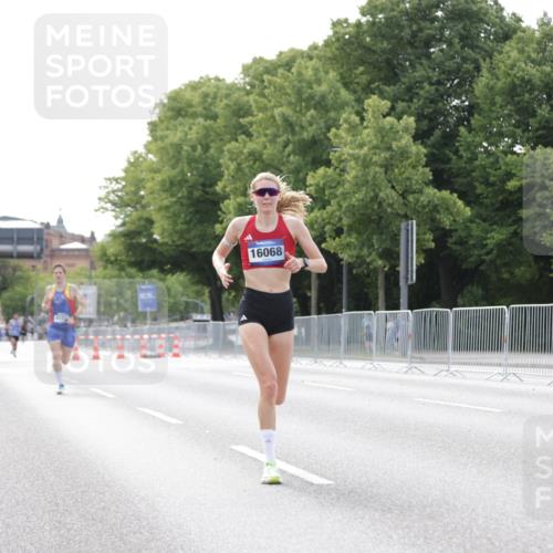 29.06.2025 - hella hamburg halbmarathon Jannik Wohlers http://msf.ph/oto/8161811 29.06.2025 09:40:01 Lombardsbrücke 34, 35, 52, 54, 6530, 9151, 9255, 9447, 10650, 12678, 14302, 15495, 16068, 16245, 16988, 19075 meine-sportfotos.de