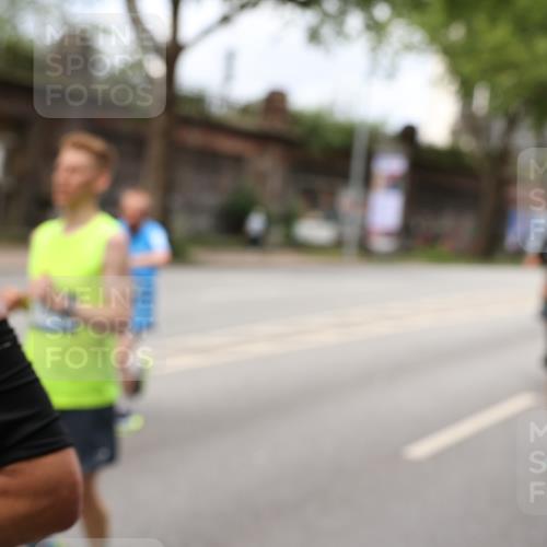 29.06.2025 - hella hamburg halbmarathon Yannick Fuchs http://msf.ph/oto/8161860 29.06.2025 10:39:05 20KM 1057, 1413, 1468, 1520, 1697, 1782, 1941, 2415, 2890, 2970, 3098, 3305, 4270, 4691, 7710, 8928, 9302, 11809, 12159, 12711, 13123, 13975, 14351, 14464, 14686, 14687, 14703, 15334, 16058, 17097, 17120, 17406, 18539, 18560, 18806, 19207 meine-sportfotos.de