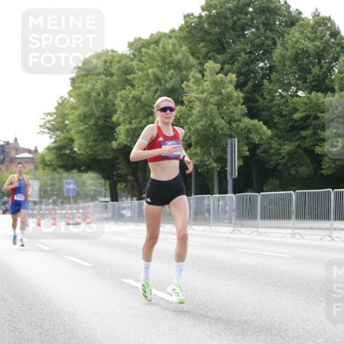29.06.2025 - hella hamburg halbmarathon Jannik Wohlers http://msf.ph/oto/8161877 29.06.2025 09:40:01 Lombardsbrücke 34, 35, 52, 54, 6530, 9151, 9255, 9447, 10650, 12678, 14302, 15495, 16068, 16245, 16988, 19075 meine-sportfotos.de