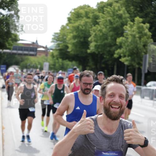 29.06.2025 - hella hamburg halbmarathon Jannik Wohlers http://msf.ph/oto/8161885 29.06.2025 10:20:04 Lombardsbrücke 1011, 1046, 1069, 1471, 1474, 2478, 3434, 3733, 3842, 4154, 4166, 4422, 4754, 4869, 5181, 5831, 5937, 6951, 7018, 7101, 7131, 8025, 8588, 9136, 9722, 9873, 10041, 10414, 10595, 10613, 10647, 10754, 11603, 11835, 11995, 12056, 12977, 13013, 14014, 14502, 14894, 15180, 15244, 15442, 15481, 15513, 16638, 17581, 17671, 17987, 18007, 19014, 19093 meine-sportfotos.de