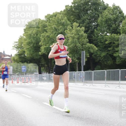 29.06.2025 - hella hamburg halbmarathon Jannik Wohlers http://msf.ph/oto/8161896 29.06.2025 09:40:01 Lombardsbrücke 34, 35, 52, 54, 6530, 9151, 9255, 9447, 10650, 12678, 14302, 15495, 16068, 16245, 16988, 19075 meine-sportfotos.de