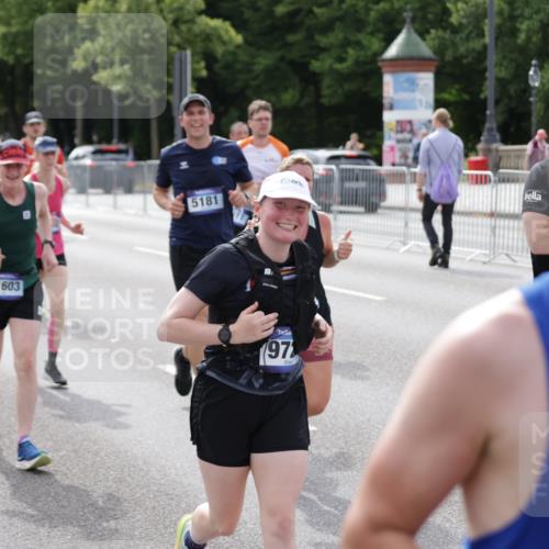 29.06.2025 - hella hamburg halbmarathon Jannik Wohlers http://msf.ph/oto/8161905 29.06.2025 10:20:06 Lombardsbrücke 1011, 1046, 1069, 1471, 1474, 2053, 2478, 3733, 4154, 4166, 4422, 4754, 4869, 5181, 5625, 5831, 5937, 6951, 7018, 7131, 8025, 8588, 9722, 9873, 10041, 10613, 10647, 11603, 11835, 11995, 12056, 12977, 13013, 14500, 14502, 14503, 14894, 15180, 15244, 15442, 15481, 15513, 16254, 16638, 17581, 17671, 17987, 18007, 18423, 18908, 19014, 19093 meine-sportfotos.de